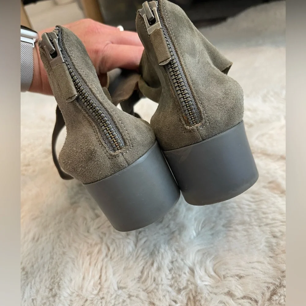 Eileen Fisher Bovery suede wedge platforms size 9.5